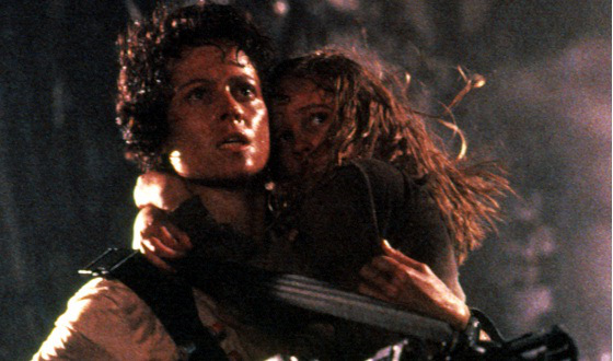 aliens-sigourney-weaver-560